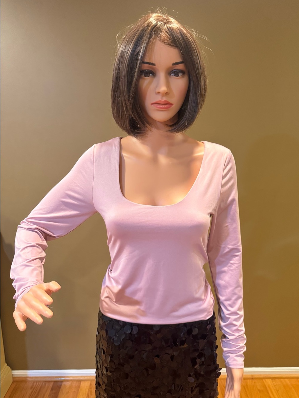 Women's Scoop Neck Long Sleeve Tee in Light Pink